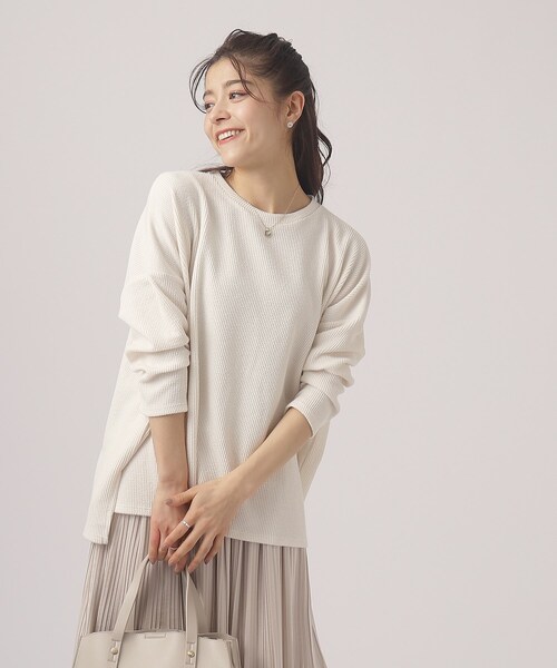 SHOO・LA・RUE（シューラルー）の「◆【体型カバー/洗える】大人のラフコーデに ゆるスリット リブトップス（Tシャツ/カットソー・レディース・ホワイト/チャコールグレー/ブルー/ピンク系・00）」の5枚目の写真
