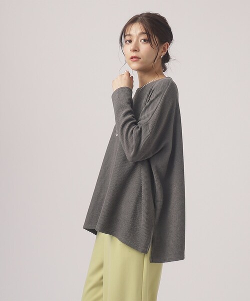 SHOO・LA・RUE（シューラルー）の「◆【体型カバー/洗える】大人のラフコーデに ゆるスリット リブトップス（Tシャツ/カットソー・レディース・ホワイト/チャコールグレー/ブルー/ピンク系・00）」の14枚目の写真