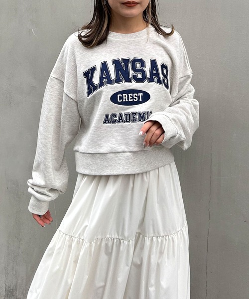 INGNI（イング）の「カレッジロゴショートトップス（スウェット・レディース・ブラック/オートミール/ライトブルー/オフホワイト・M）」の13枚目の写真