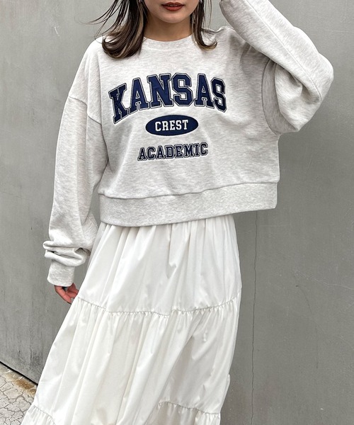 INGNI（イング）の「カレッジロゴショートトップス（スウェット・レディース・ブラック/オートミール/ライトブルー/オフホワイト・M）」の14枚目の写真