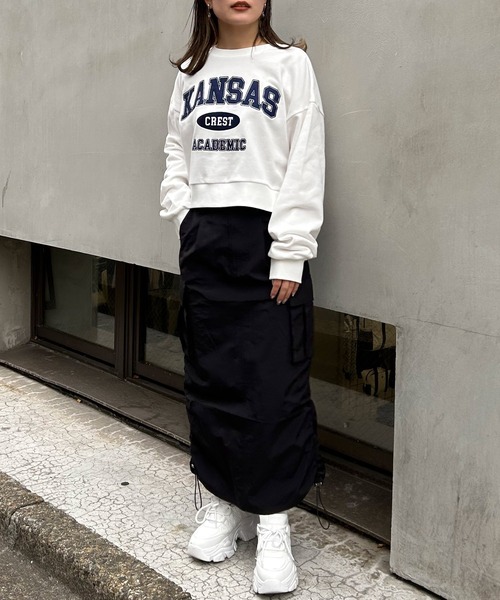 INGNI（イング）の「カレッジロゴショートトップス（スウェット・レディース・ブラック/オートミール/ライトブルー/オフホワイト・M）」の7枚目の写真