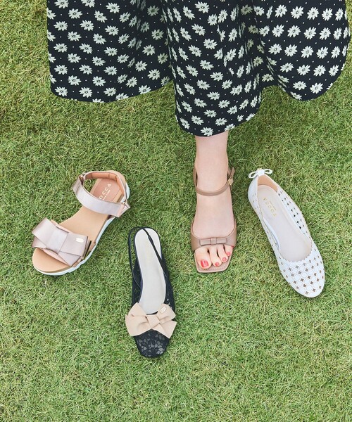 TOCCA(トッカ)の「RIBBON KNOT SPORTS SANDALS サンダル(サンダル・レディース・ベージュ系/ブラック系・SMALL/MEDIUM/LARGE)」の5枚目の写真