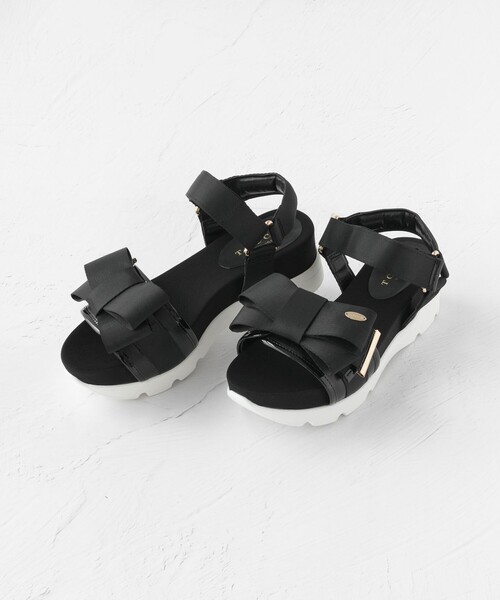 TOCCA(トッカ)の「RIBBON KNOT SPORTS SANDALS サンダル(サンダル・レディース・ベージュ系/ブラック系・SMALL/MEDIUM/LARGE)」の6枚目の写真