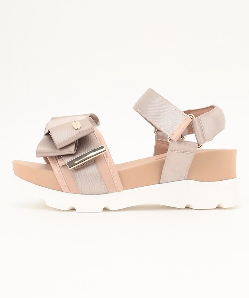 TOCCA(トッカ)の「RIBBON KNOT SPORTS SANDALS サンダル(サンダル・レディース・ベージュ系/ブラック系・SMALL/MEDIUM/LARGE)」の9枚目の写真