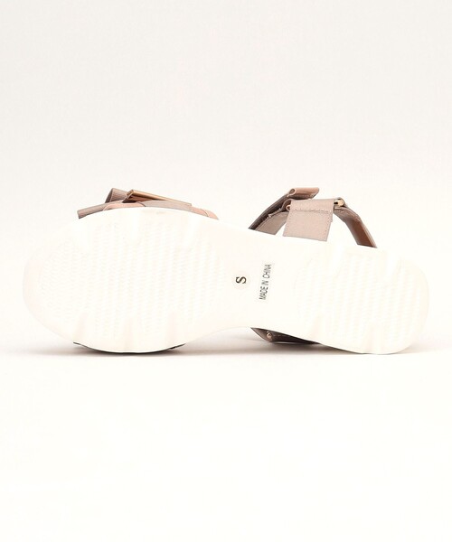 TOCCA(トッカ)の「RIBBON KNOT SPORTS SANDALS サンダル(サンダル・レディース・ベージュ系/ブラック系・SMALL/MEDIUM/LARGE)」の10枚目の写真