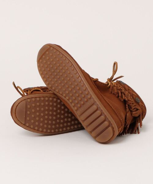 Minnetonka（ミネトンカ）の「/MINNETONKA/DOUBLE FRINGE TRAMPER BOOTS（ブーツ・レディース・ブラウン/ブラウン系その他・US5/US6）」の4枚目の写真