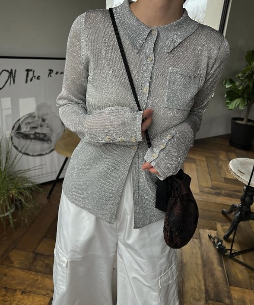 WILLFULLY(ウィルフリー)の「sheer lame deep slit shirt knit(ニット/セーター・レディース・ブラック/タン/ライトブルーグレー・FREE)」の15枚目の写真