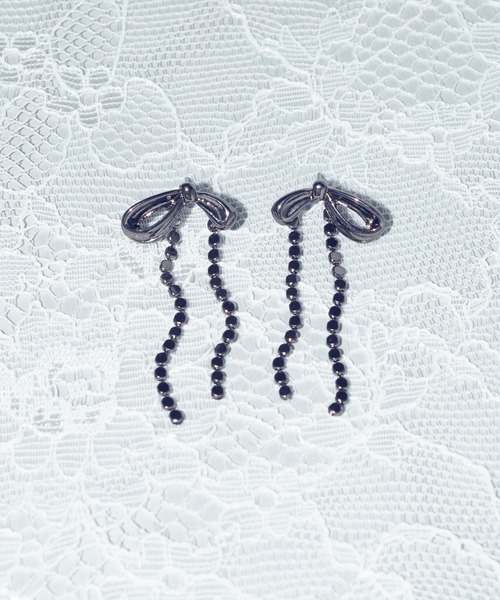 GOLDY（ゴールディ）の「ドット チェーン リボン ピアス（ピアス（両耳用）・レディース・ブラック/シルバー系その他/ゴールド/シルバー・FREE）」の2枚目の写真