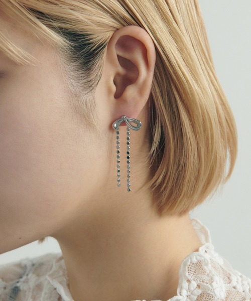 GOLDY（ゴールディ）の「ドット チェーン リボン ピアス（ピアス（両耳用）・レディース・ブラック/シルバー系その他/ゴールド/シルバー・FREE）」の6枚目の写真