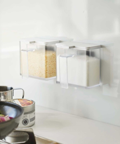 tower（タワー）の「tower(タワー) マグネット調味料ストッカー（キッチン収納・レディース・ホワイト/ブラック・F）」の2枚目の写真