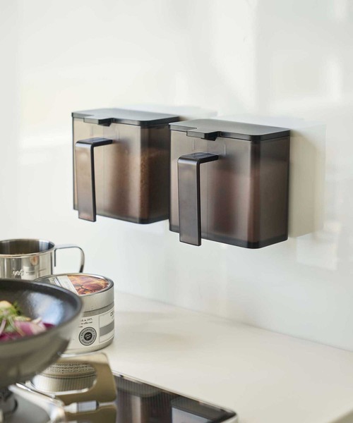 tower（タワー）の「tower(タワー) マグネット調味料ストッカー（キッチン収納・レディース・ホワイト/ブラック・F）」の15枚目の写真