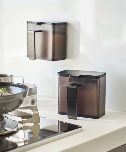 tower（タワー）の「tower(タワー) マグネット調味料ストッカー（キッチン収納・レディース・ホワイト/ブラック・F）」の17枚目の写真