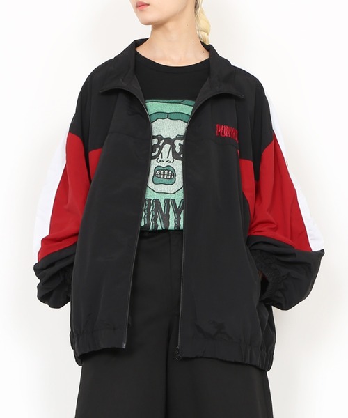 PUNYUS（プニュズ）の「Last decade　ビッグＴシャツ（Tシャツ/カットソー・レディース・ブラック/イエロー/ホワイト・3/4）」の9枚目の写真