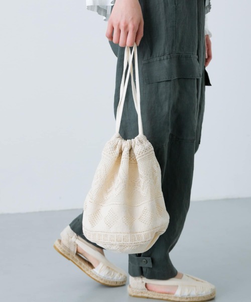 かぐれ（カグレ）の「レースキンチャクバッグ（ショルダーバッグ・レディース・ブラック/アイボリー・FREE）」の2枚目の写真