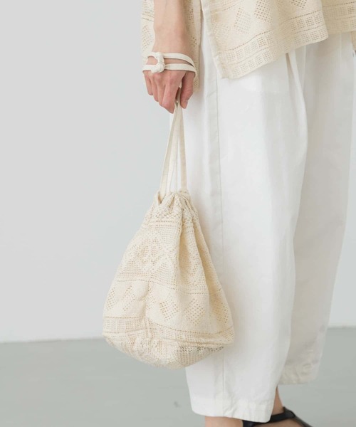 かぐれ（カグレ）の「レースキンチャクバッグ（ショルダーバッグ・レディース・ブラック/アイボリー・FREE）」の5枚目の写真