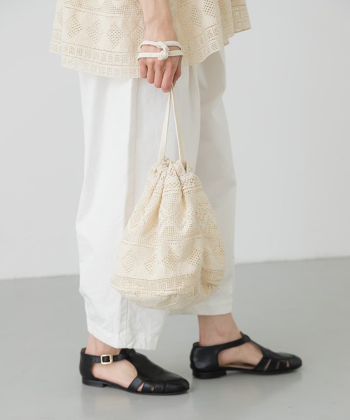 かぐれ（カグレ）の「レースキンチャクバッグ（ショルダーバッグ・レディース・ブラック/アイボリー・FREE）」の6枚目の写真