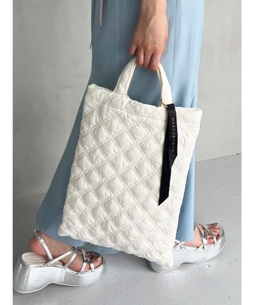 MERCURYDUO（マーキュリーデュオ）の「キルティングトートバッグ（ハンドバッグ・レディース・その他1/アイボリー/オフホワイト/ブラック・FREE）」の10枚目の写真