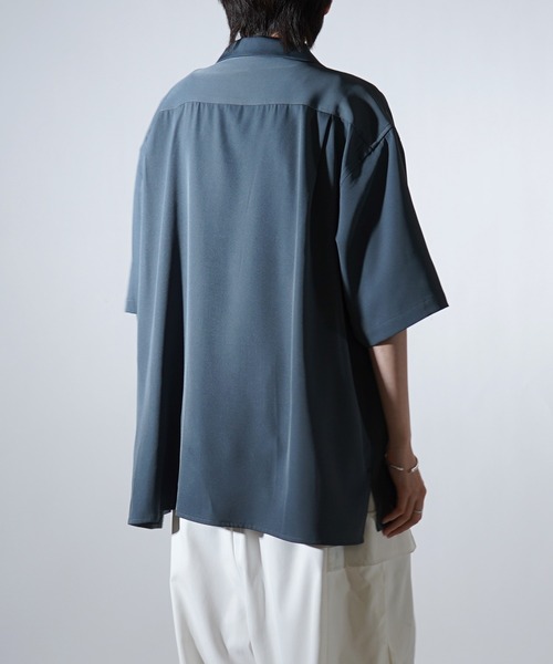 Confirm（コンファーム）の「25SS ビッグシルエット メタルボタン ドレープとろみ オープンカラー半袖シャツ ユニセックス【Confirm】（シャツ/ブラウス・メンズ・ブラック/グレー/チャコールグレー/ホワイト/ベージュ/ミント・M/L）」の15枚目の写真