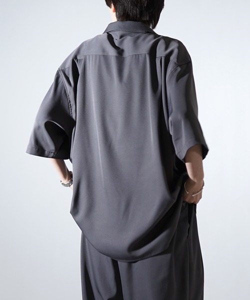 Confirm（コンファーム）の「25SS ビッグシルエット メタルボタン ドレープとろみ オープンカラー半袖シャツ ユニセックス【Confirm】（シャツ/ブラウス・メンズ・ブラック/グレー/チャコールグレー/ホワイト/ベージュ/ミント・M/L）」の19枚目の写真