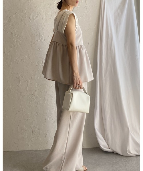 She's Closet(シーズクローゼット)の「ペプラムギャザーキャミソールビスチェ&ロングワイドパンツセットアップ(セットアップ・レディース・アイボリー/ブラック/モカ・FREE)」の18枚目の写真