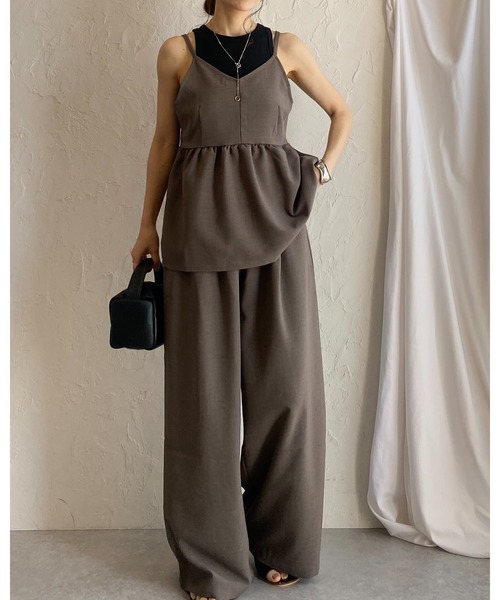 She's Closet(シーズクローゼット)の「ペプラムギャザーキャミソールビスチェ&ロングワイドパンツセットアップ(セットアップ・レディース・アイボリー/ブラック/モカ・FREE)」の20枚目の写真