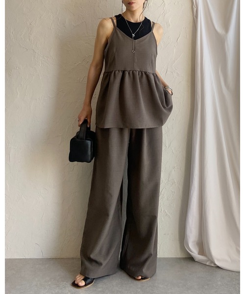 She's Closet(シーズクローゼット)の「ペプラムギャザーキャミソールビスチェ&ロングワイドパンツセットアップ(セットアップ・レディース・アイボリー/ブラック/モカ・FREE)」の21枚目の写真