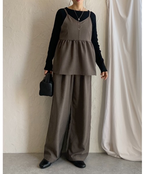 She's Closet(シーズクローゼット)の「ペプラムギャザーキャミソールビスチェ&ロングワイドパンツセットアップ(セットアップ・レディース・アイボリー/ブラック/モカ・FREE)」の22枚目の写真