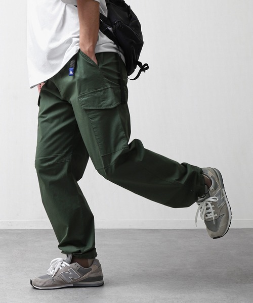 GERRY（ジェリー）の「【GERRY】 シャンブレー ・ ポプリン UVカット ストレッチ ワイド カーゴパンツ（カーゴパンツ・メンズ・ブルー/ブラック/オリーブ/サンドベージュ/サックスブルー・SMALL/MEDIUM/LARGE/X-LARGE）」の4枚目の写真