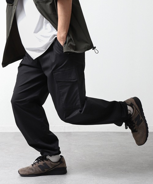 GERRY（ジェリー）の「【GERRY】 シャンブレー ・ ポプリン UVカット ストレッチ ワイド カーゴパンツ（カーゴパンツ・メンズ・ブルー/ブラック/オリーブ/サンドベージュ/サックスブルー・SMALL/MEDIUM/LARGE/X-LARGE）」の2枚目の写真