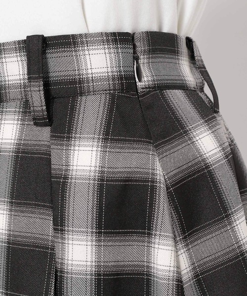 FOREVER 21（フォーエバー トゥエンティーワン）の「【2024FW】チェックプリーツミディスカート（スカート・レディース・グレー/レッド/グリーン・MEDIUM/SMALL）」の9枚目の写真