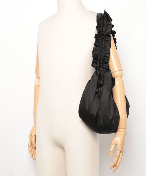 poiregnee（ポワニェ）の「［select］シャーリングフリルショルダー（ショルダーバッグ・レディース・アイボリー/ブラック・FREE）」の7枚目の写真