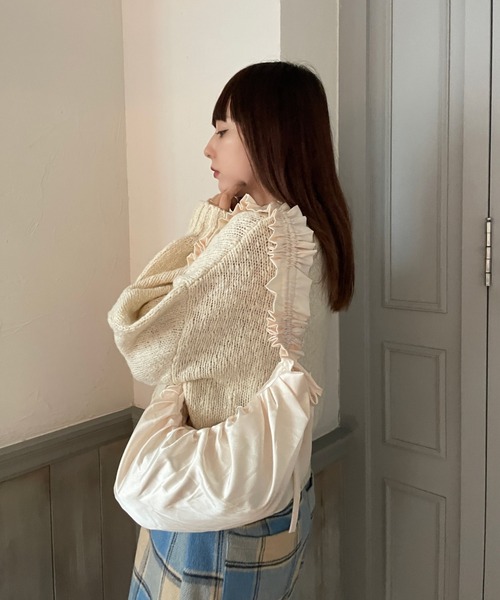 poiregnee（ポワニェ）の「［select］シャーリングフリルショルダー（ショルダーバッグ・レディース・アイボリー/ブラック・FREE）」の3枚目の写真