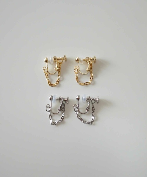 CERCA（チェルカ）の「saran jewelry/デザイン ペタル チェーン ミニ イヤリング（イヤリング・レディース・ゴールド/シルバー・FREE）」の3枚目の写真