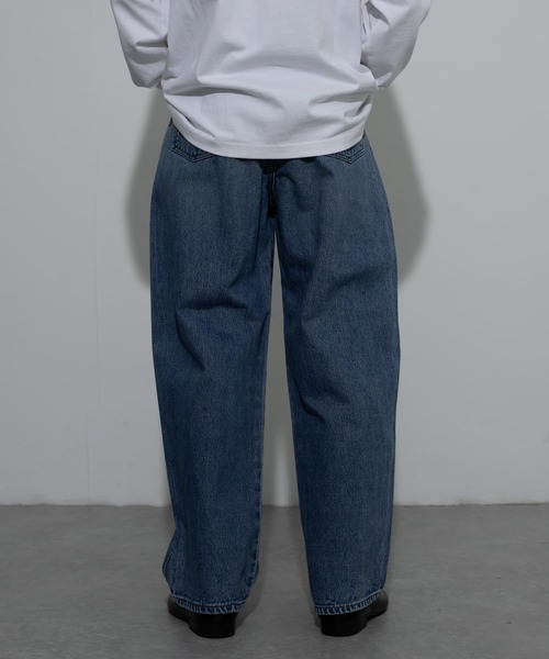 SENSE OF PLACE by URBAN RESEARCH(センスオブプレイスバイアーバンリサーチ)の「『WEB限定』Wrangler DENIM BARREL PANTS(デニムパンツ・メンズ・ライトインディゴブルー/インディゴブルー・SMALL/MEDIUM)」の4枚目の写真