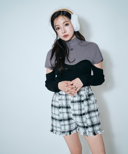 ANDGEEBEE（アンジービー）の「コルセットデザインニット（ニット/セーター・レディース・ホワイト/グレー・FREE）」の2枚目の写真