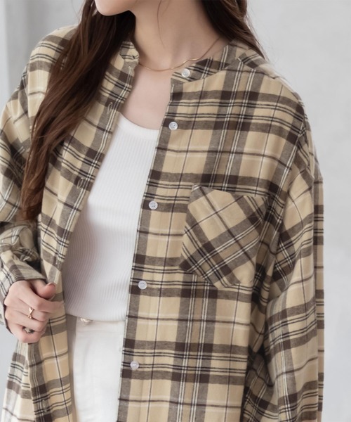 NAVY(ネイビー)の「NAVY ルーズ チェックチュニックシャツ 綿100%(シャツ/ブラウス・レディース・ネイビー/ベージュ/ブラック/ブルー・フリー)」の2枚目の写真
