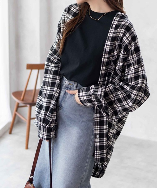 NAVY(ネイビー)の「NAVY ルーズ チェックチュニックシャツ 綿100%(シャツ/ブラウス・レディース・ネイビー/ベージュ/ブラック/ブルー・フリー)」の1枚目の写真