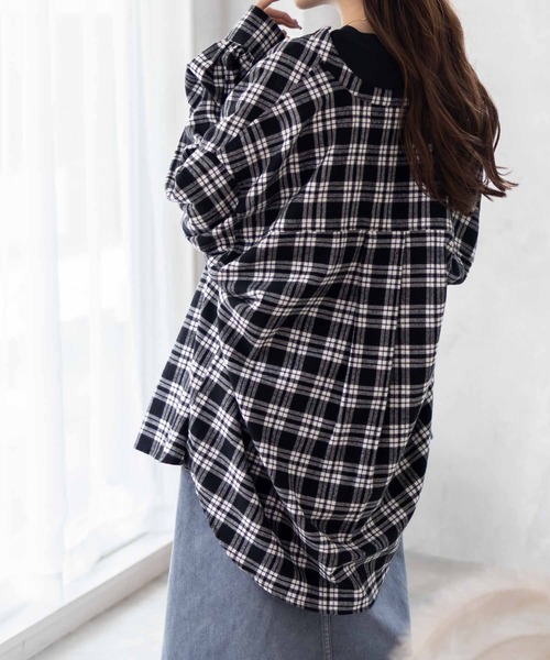 NAVY(ネイビー)の「NAVY ルーズ チェックチュニックシャツ 綿100%(シャツ/ブラウス・レディース・ネイビー/ベージュ/ブラック/ブルー・フリー)」の7枚目の写真
