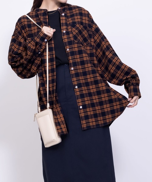 NAVY(ネイビー)の「NAVY ルーズ チェックチュニックシャツ 綿100%(シャツ/ブラウス・レディース・ネイビー/ベージュ/ブラック/ブルー・フリー)」の22枚目の写真
