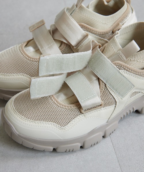 ear PAPILLONNER(イアパピヨネ)の「【SHAKA(シャカ)】OTTER TRAIL AT w/INNER SOCK/スニーカーサンダル(オッタートレイルAT)(スニーカー・レディース・ブラック/ベージュ・6/5/7)」の15枚目の写真