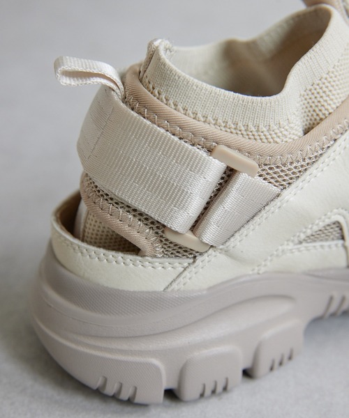 ear PAPILLONNER(イアパピヨネ)の「【SHAKA(シャカ)】OTTER TRAIL AT w/INNER SOCK/スニーカーサンダル(オッタートレイルAT)(スニーカー・レディース・ブラック/ベージュ・6/5/7)」の17枚目の写真