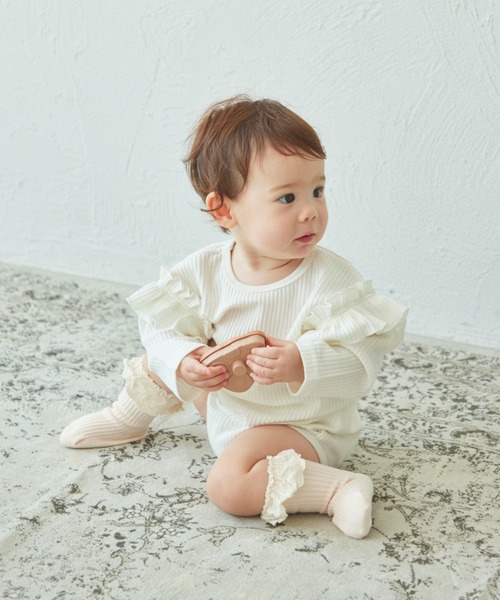 pairmanon（ペアマノン）の「【リンクコーデ】【ベビー】 ワッフル 袖フリル アソート 長袖ロンパース（ロンパース・キッズ・ブラック/ベージュ/ミント/グリーン系その他/ホワイト系その他/ピンク/テラコッタ/ブラウン/パープル系その他/アイボリー/ブラック系その他2/ホワイト系その他2/ホワイト系その他4/ブラック系その他/ブルー・80/70）」の3枚目の写真