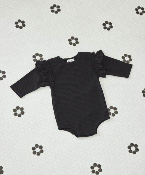 pairmanon（ペアマノン）の「【リンクコーデ】【ベビー】 ワッフル 袖フリル アソート 長袖ロンパース（ロンパース・キッズ・ブラック/ベージュ/ミント/グリーン系その他/ホワイト系その他/ピンク/テラコッタ/ブラウン/パープル系その他/アイボリー/ブラック系その他2/ホワイト系その他2/ホワイト系その他4/ブラック系その他/ブルー・80/70）」の7枚目の写真