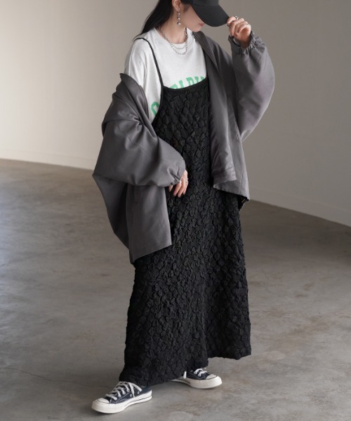 HUG.U(ハグユー)の「ジャガードキャミワンピース(ワンピース・レディース・ブラック・FREE)」の2枚目の写真