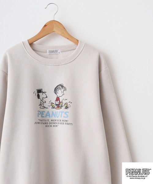 PEANUTS(ピーナッツ)の「PEATNUTS 日常柄プリント裏起毛トレーナー(スウェット・メンズ・オートミール/マスタード/チャコール/アイボリー/ピンクベージュ/ネイビー・S/M/L)」の2枚目の写真