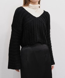 Reurie' | ボリューム袖クロップドニット/volume sleeve cropped knit 長袖 Vネック ローゲージ ざっくり編み レイヤード 重ね着 大人カジュアル シンプル 韓国 モードカジュアル アイボリー ベージュ ブラック(ニット/セーター)