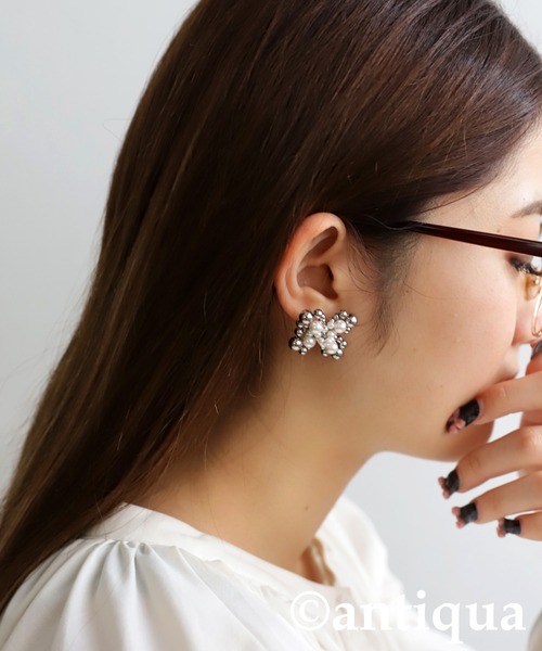 antiqua(アンティカ)の「フラワーパールピアス(ピアス(両耳用)・レディース・シルバー・FREE)」の6枚目の写真
