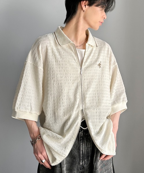 classicalelf（クラシカルエルフ）の「抜け感叶える大人の上品スポーティ。ポロ襟ダブルファスナージャガードトップス（半袖）（Tシャツ/カットソー・メンズ・ブラック/アイボリー・LARGE/MEDIUM/X-LARGE）」の2枚目の写真