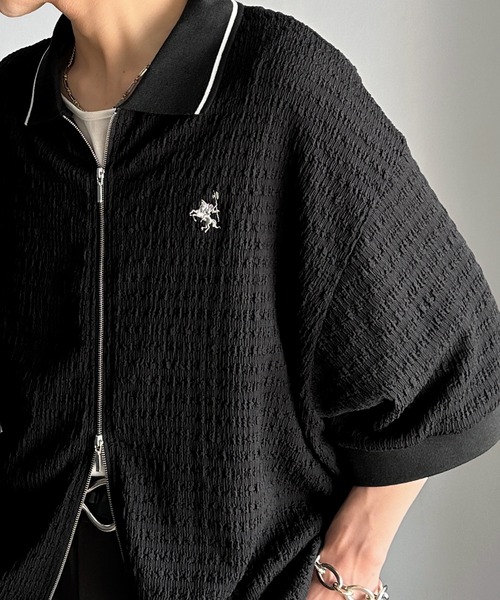 classicalelf（クラシカルエルフ）の「抜け感叶える大人の上品スポーティ。ポロ襟ダブルファスナージャガードトップス（半袖）（Tシャツ/カットソー・メンズ・ブラック/アイボリー・LARGE/MEDIUM/X-LARGE）」の6枚目の写真