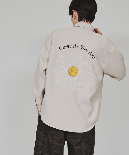 [新品紙タグ付き] 刺繍の袖口と、肩落ちのデザインが可愛らしいカットソー セール】デイジー刺繍シャツ（シャツ/ブラウス）｜tk.TAKEO